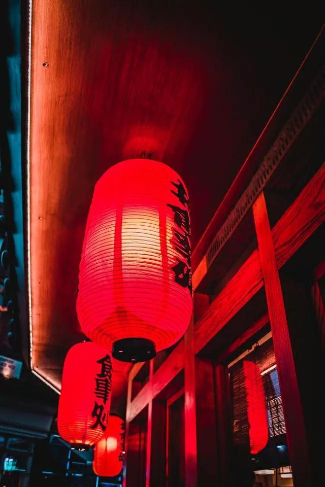 最好看的灯笼照，分享图片一漂亮喜庆的红灯笼