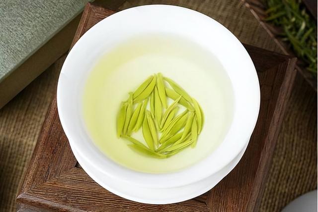 四季春茶的功效与作用，四季茶的功效（春茶的十二个好处）