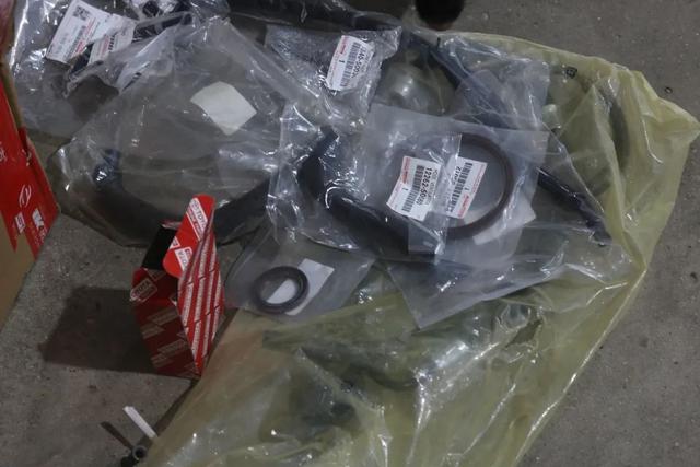 油压减震器，减震器原理图（搞来一辆“破烂不堪”的04年LC100）