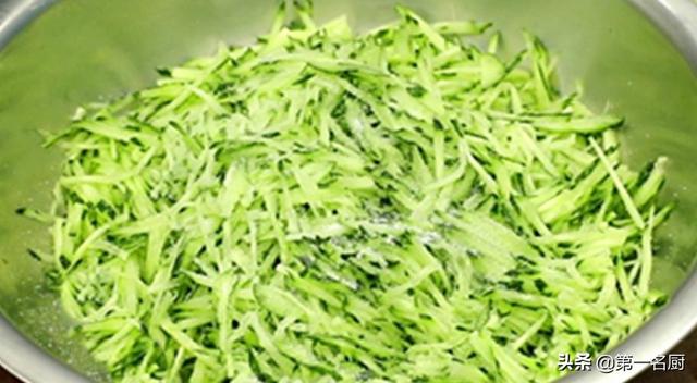 芹菜饺子馅的做法，芹菜饺子馅的做法大全（头伏的饺子用这4种菜调馅）