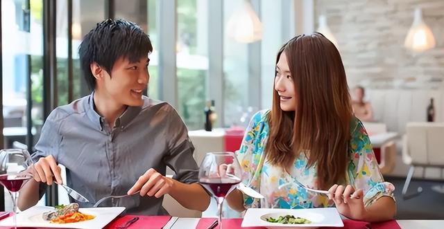 怎样拍拖，让你变得更有吸引力的9个方法（怎样拍拖去验证一个女人）