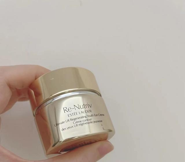 兰蔻双层眼霜价格，兰蔻菁纯眼霜适合什么年龄（4款千元“贵妇眼霜”盘点）