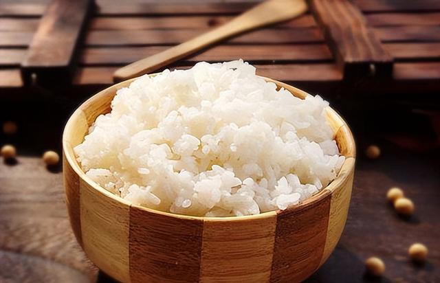 电压力锅和电饭煲有什么区别，电压力锅跟电饭煲有什么区别（为何那么多人都用电压力锅煮饭）