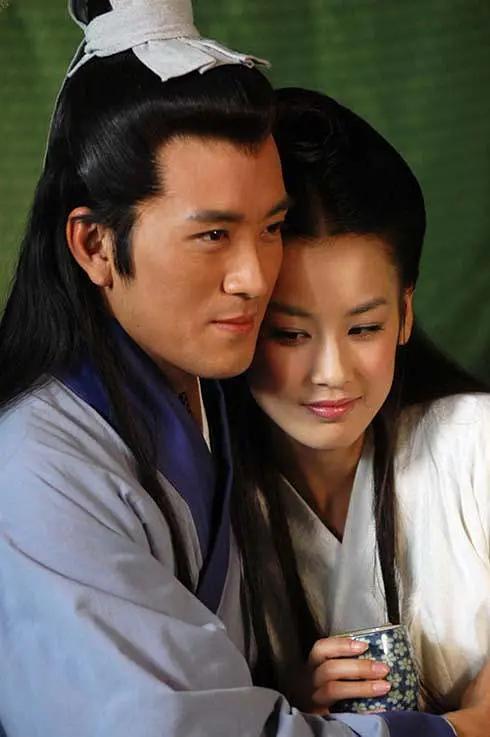 黄圣依第一任丈夫，黄圣依的老公是谁（周星驰捧红后嫁二婚杨子）