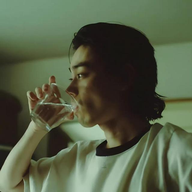 欧美头像男头微信，欧美头像男头（欧美风 原图头像）