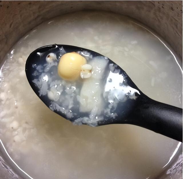 红烧培根金针菇的做法，烧烤培根金针菇的做法（每次做家人都说很好吃）