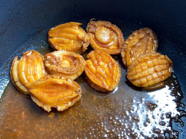 红烧鲍鱼的做法，红烧鲍鱼的做法及清洗（鲍鱼红烧也很好吃）