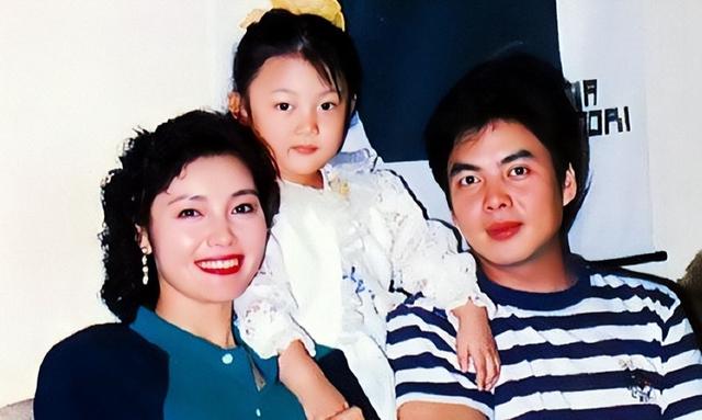 歌手姜黎黎简历，姜黎黎：嫁小3岁汪宝生