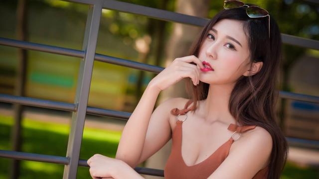 怎么夸女孩子漂亮，怎么夸赞女生漂亮（如何夸女孩子好看的话）