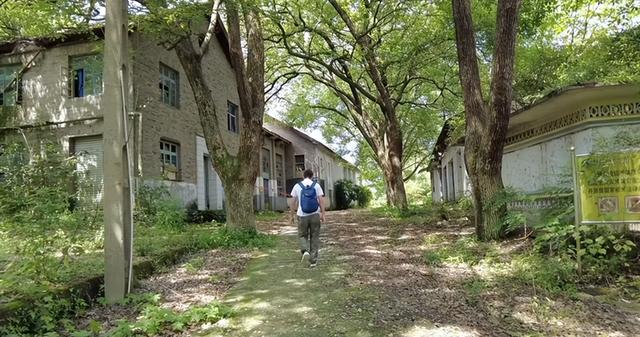 重庆市工业学校，重庆市工业学校2021招生简章（北碚这所中专校园荒废了13年还保留完好；30多年前比大学还吃香）