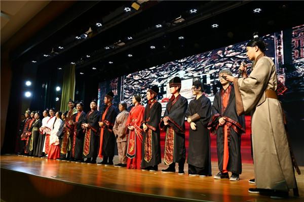 西安的大学有古墓的都有哪些，西安的大学有古墓的都有哪些（西北政法大学挖出古墓）
