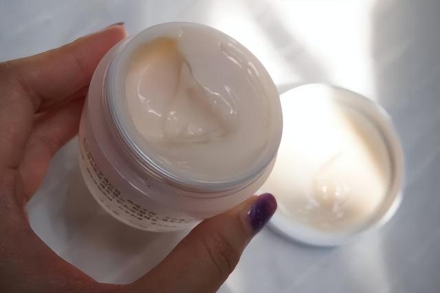 素颜霜哪个牌子好，贵妇素颜霜哪个牌子好（适合中年女人用的素颜霜）