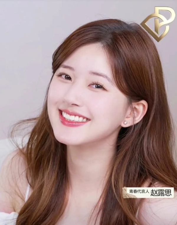 没有整过容的女明星，90年没整过容的女明星（“不老女神”现原形）