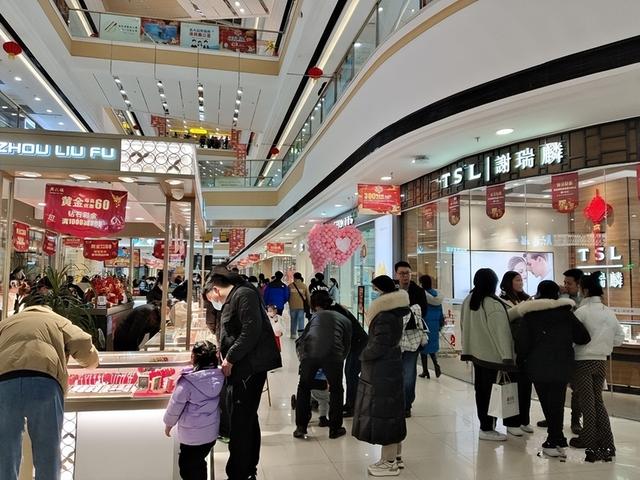 平顶山万达广场都有啥，商业餐饮业强劲复苏