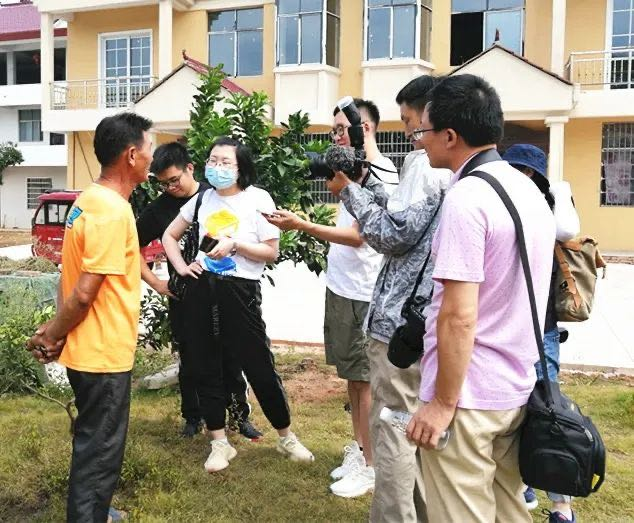 揭露地沟油的记者李翔，李翔 地沟油（夜晚在家门口遇害）