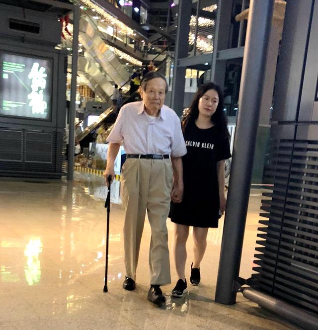 达令是什么意思，达令是什么意思含义（好友曝杨振宁再婚后得过三场重病）