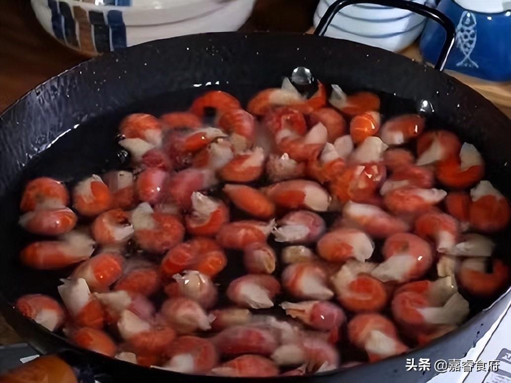 嘉睿食府秘制小龙虾：简单几步，香辣入味，家庭也能轻松做出餐厅级美味