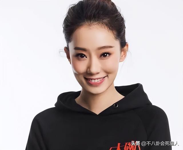 看不起人的图片，鄙视你图片（明星的早期照片）
