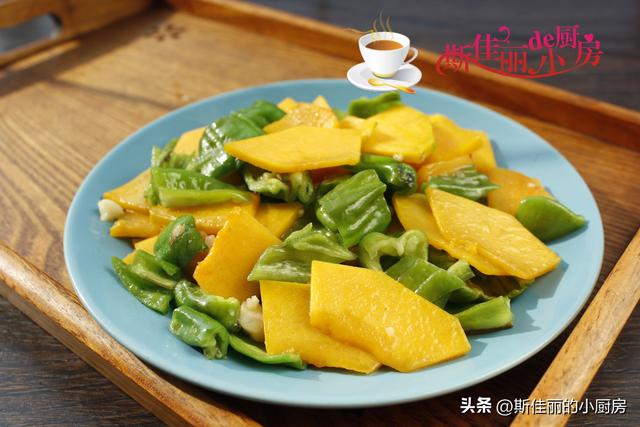 炒南瓜片的做法，拌黄瓜的做法（入秋后这菜三天两头炒一盘）