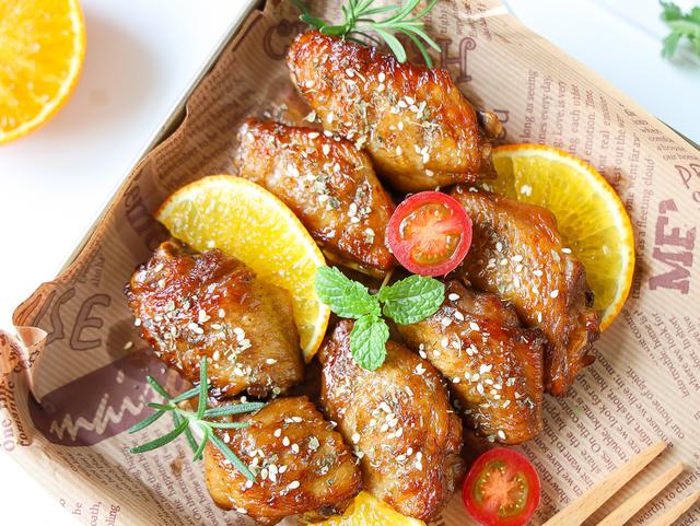 整只鸡怎么做好吃，整只冷冻鸡怎么做好吃（天冷我家最爱做的9道鸡肉菜）