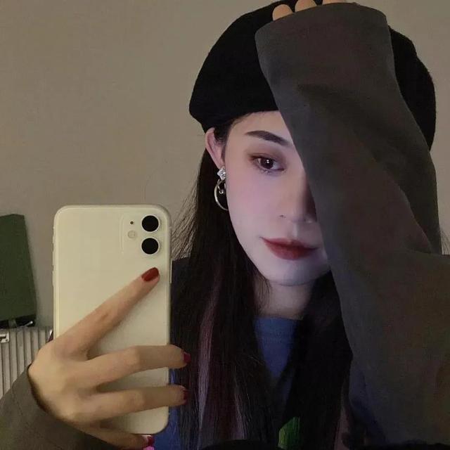 适合微信状态用的背景图超惊艳 比如此时此刻 无意义的想念，适合微信状态背景图片（女头‖该怎么开头呢是天好冷还是我好想你）