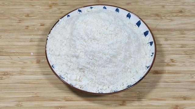 怎么自己做鱼丸，怎么自己做鱼丸吃（切记不要放面粉和淀粉）