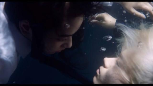 溺水小刀 头像，小丑图片大全悲伤笑容（爱一个人的时候）