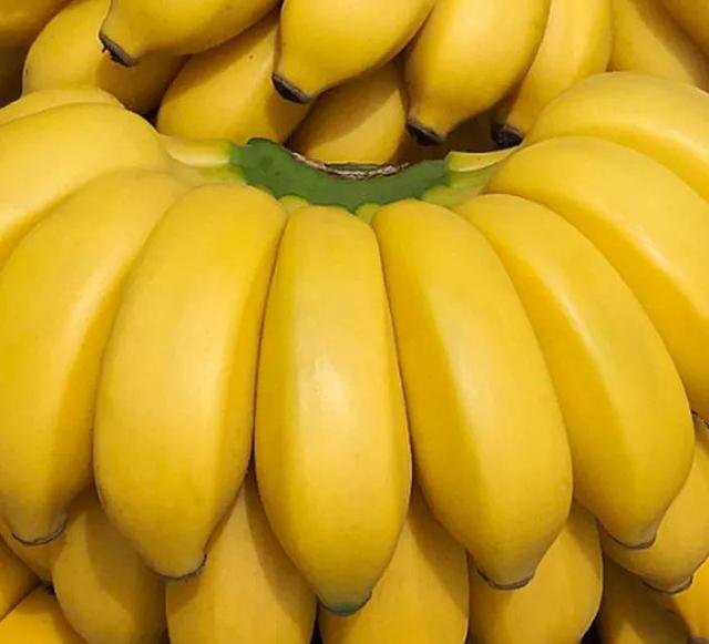 香蕉不成熟要怎样催熟，香蕉不成熟要怎样催熟才能成熟（生香蕉不用推熟剂）