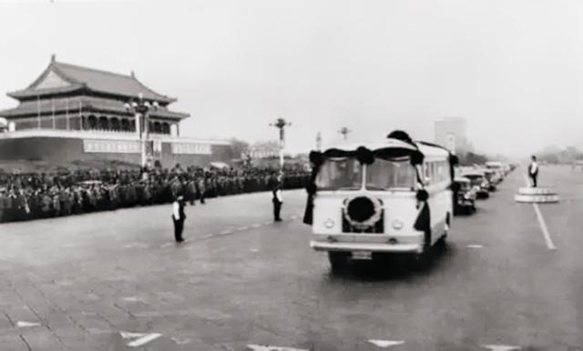 联合国下半旗，联合国下半旗致哀的人都有谁（联合国为中国“降半旗”）