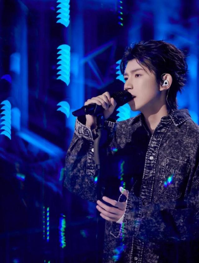 张杰谢娜跨年唱歌，2023跨年晚会彩排路透