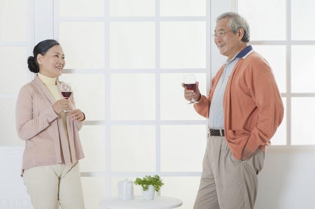 奶奶去世有丧假吗，爷爷奶奶去世可以请丧假吗（爷爷辈、孙子辈属于直系亲属吗）