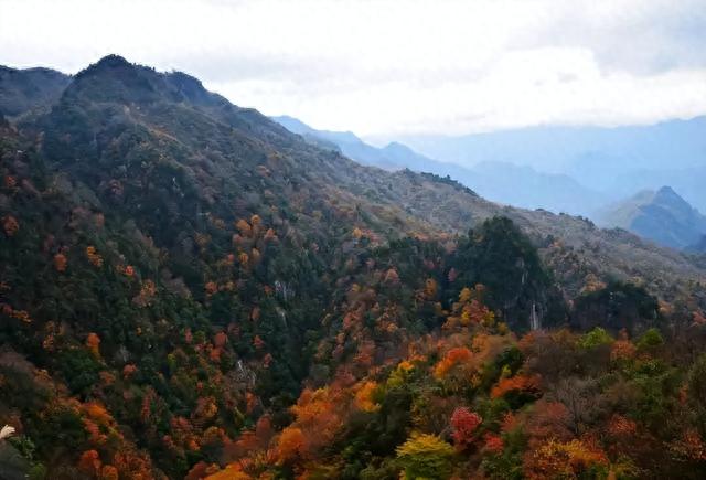 七彩光雾山
