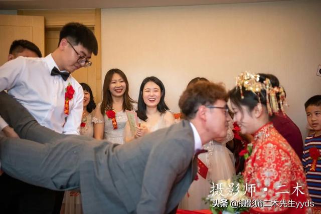 大雾四起 我在无人处爱你 云雾散尽 我爱你人尽皆知，大霆（随着秋天大雾的散尽）