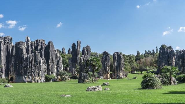 云南旅游必去的景点 云南旅游值得一去的10个地方推荐，云南旅游必去的景点（去过3个的都说‘美到窒息’）