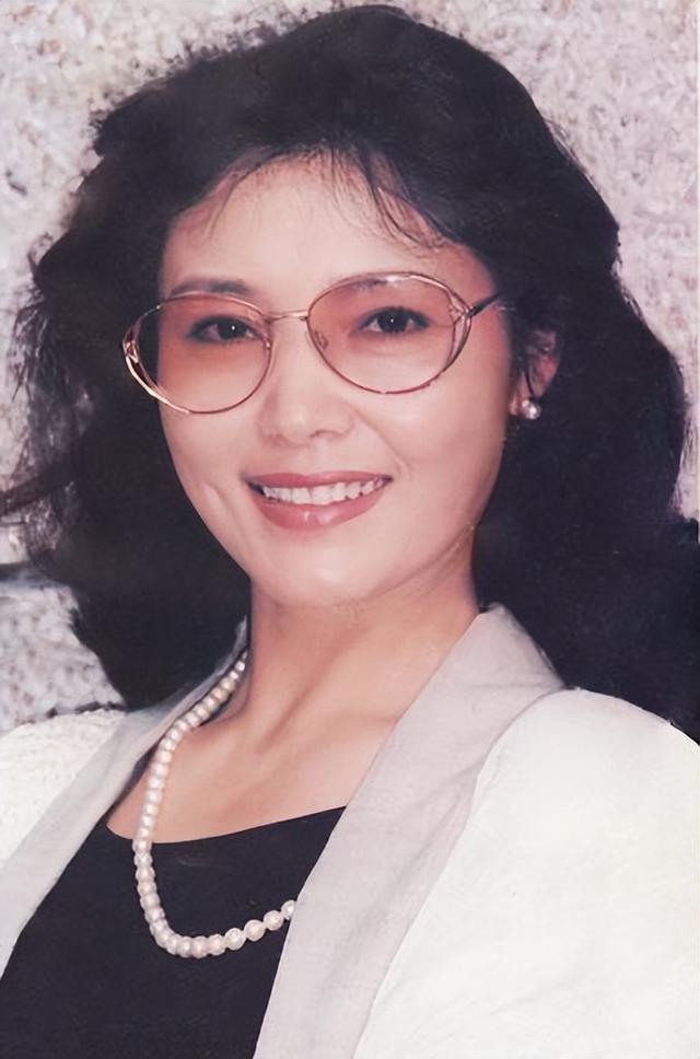 歌手姜黎黎简历，姜黎黎：嫁小3岁汪宝生