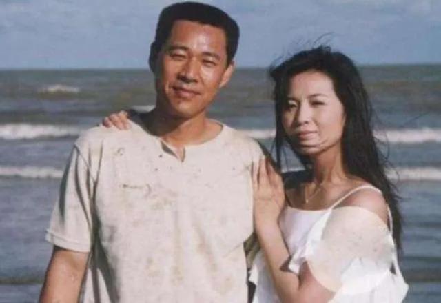 吕丽萍前夫张丰毅是什么样，张丰毅和吕丽萍离婚31年