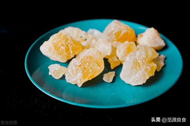 冰糖有保质期吗，冰糖保质期是多久（原来黄冰糖跟白冰糖的区别这么大）