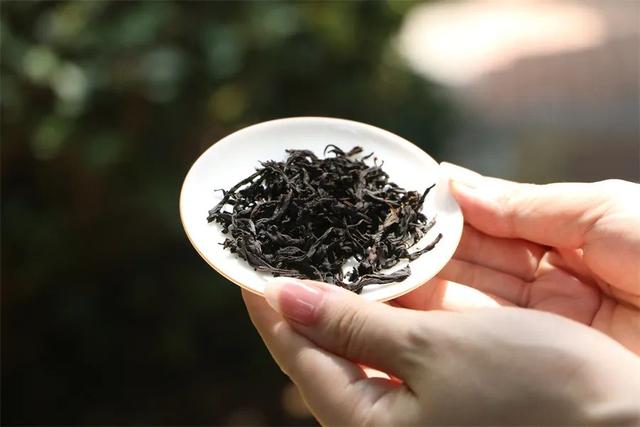 来姨妈能喝红茶吗，来姨妈能喝热的红茶吗（解决你80%的疑惑）
