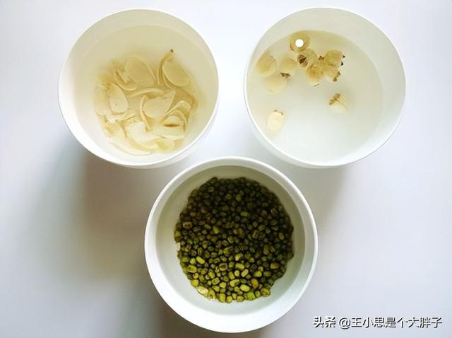 煮绿豆米饭要提前浸泡多久，做绿豆糯米饭要泡多久才可以（它们和绿豆最搭配）