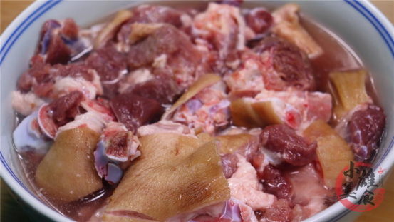 红烧猪爪怎么烧呢步骤是，红烧猪爪要烧多久（手把手教你红烧猪蹄）