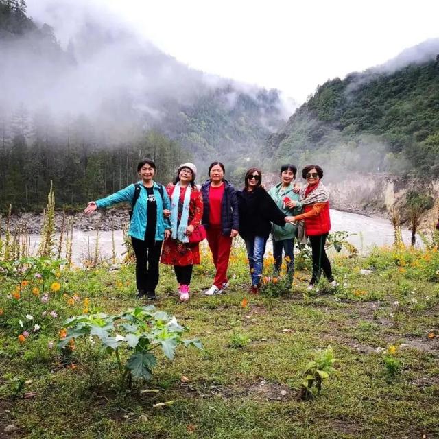 有什么成语描写赞美拉萨的天空，形容拉萨的天空的词语（天上西藏大美于行）