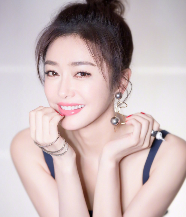 秦岚结婚了吗，秦岚四十岁还没有结婚（秦岚：两段感情无疾而终）