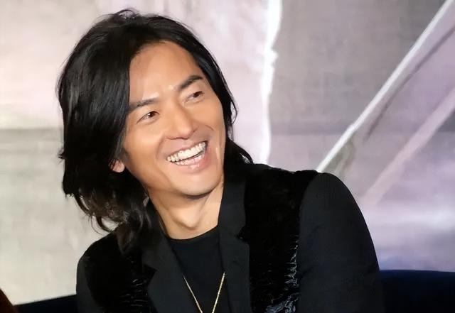 颜值天花板是什么意思，颜值天花板怎么回复（什么叫仪表堂堂、风流倜傥）