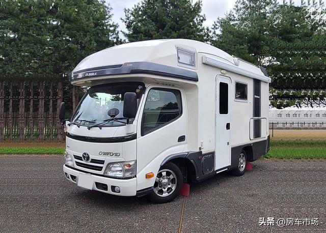 柴油轻卡汽车大全，解放轻卡3.5米最新款（丰田四驱版轻卡房车）