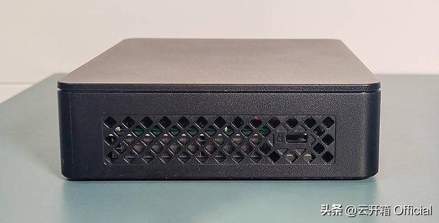 合金弹头峡谷战，合金弹头通关图片（仅约一瓶饮料容积的千元级迷你主机）