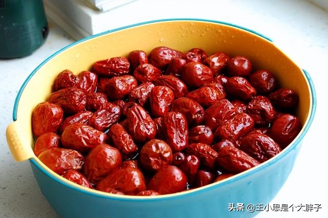红枣可以用烤箱烘干吗，“每天吃3个枣