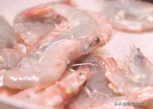 韭菜炒虾的危害，韭菜和虾能不能一起吃（美味好吃的鲜虾炒韭菜）