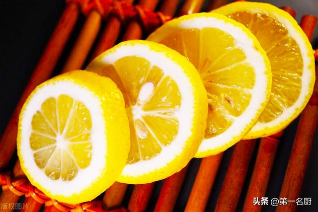 柠檬茶的制作方法，自制柠檬红茶的方法与步骤（教你3款\