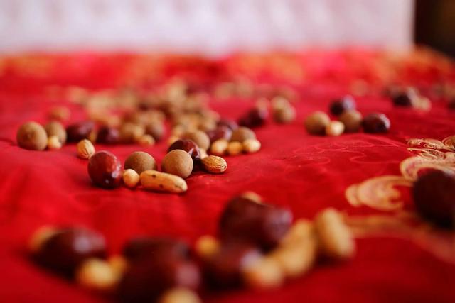 古人的婚礼在什么时间举行，古人的婚礼一般在什么时间举行（皇后当晚必须先吃“子孙饽饽”）