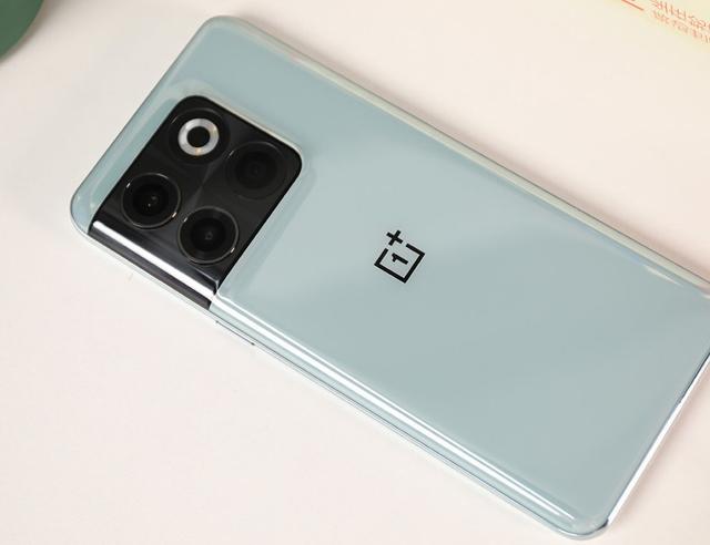 目前性价比最高的手机，性价比最高的手机（目前公认性价比最高的四款手机）